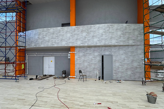 В Шимановске завершают ремонт спортзала Центра по развитию физической культуры и спорта