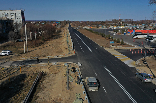 Расширение трассы возле благовещенского аэропорта досрочно завершают рабочие