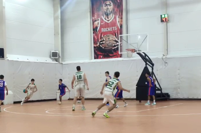 «Точный бросок — ключ к успеху»: амурские баскетболисты успешно выступили в первом туре «Лиги Сибири»