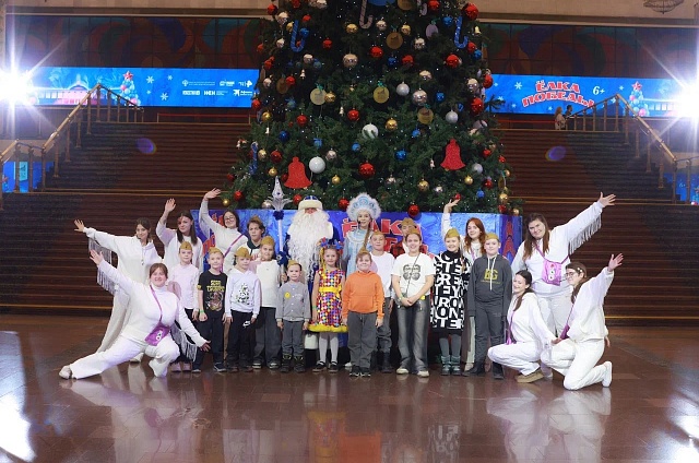 Дети участников спецоперации побывали в Москве на «Ёлке Победы»