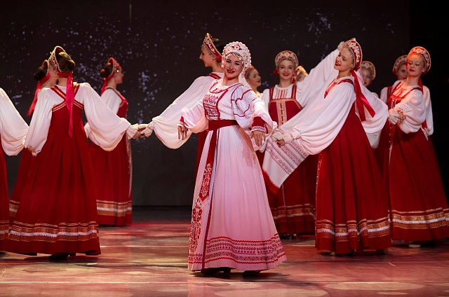 Ансамбль «Мы» представил отчётный концерт «Танец с грифельной доски» в Благовещенске