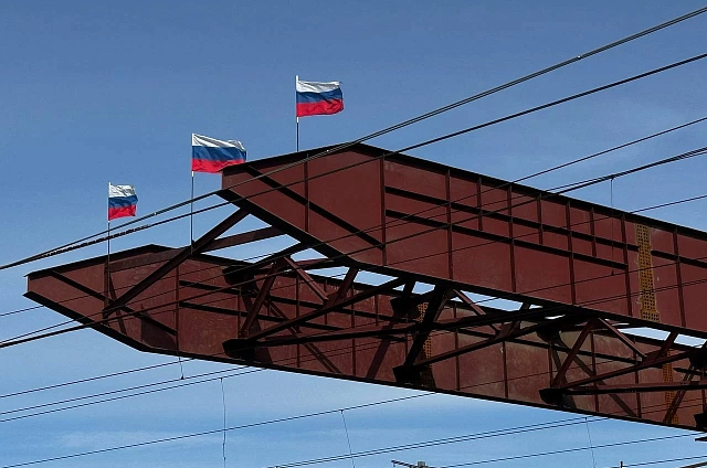 В Белогорске стартовала надвижка последних пролётов путепровода через Транссиб