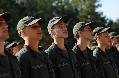 От дронов до снайпинга: в Приамурье стартовала военно-патриотическая смена «Время юных героев» 