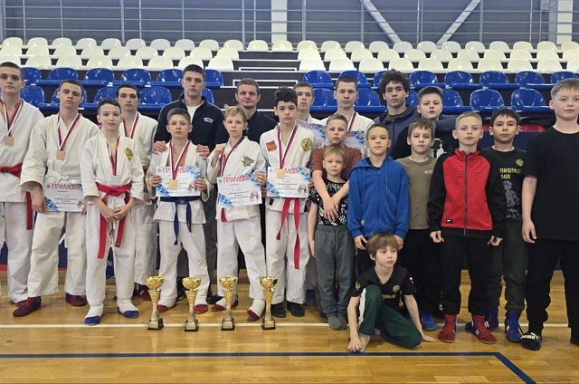 Амурские рукопашники вернулись из Хабаровска с богатым «урожаем» медалей