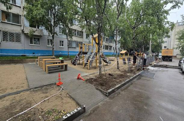 Масштабное обновление дворов проводят в Благовещенске