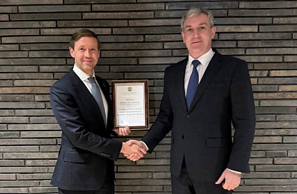 За вклад в развитие региона амурского сенатора поблагодарил Василий Орлов