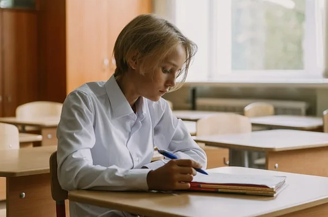 Четвероклассников научат платить за «коммуналку»: в ОП РФ предложили ввести новый курс в школах