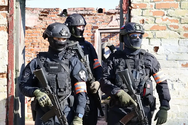 Василий Орлов поздравил росгвардейцев с 10-летием ведомства и Днём войск 