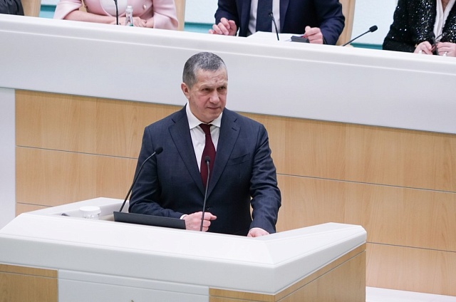«Будем делать всё, чтобы тенденция стала прочнее»: Юрий Трутнев выступил с отчётом в Совете Федерации