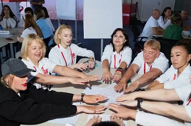 Две сотни участников собрались во Владивостоке на полуфинал конкурса «Быть, а не казаться»