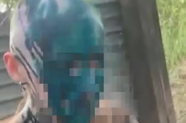 Амурская полиция ищет участников видео, на котором несколько парней избивают девушку