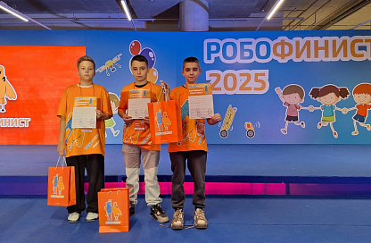 В пятёрку сильнейших на международном фестивале робототехники вошли амурчане