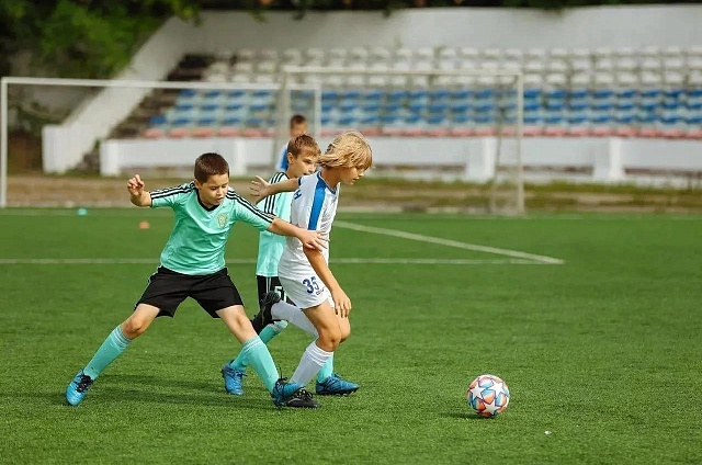 Подростков в Благовещенске бесплатно научат играть в футбол