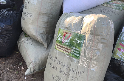 Мастер-классы по изготовлению оберегов для бойцов проводит жительница села Марково