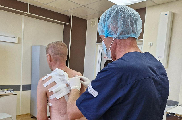 Амурский врач провёл редкую операцию участнику СВО