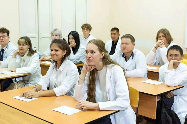 Рекордный целевой набор: Амурская медакадемия приняла почти 140 будущих врачей