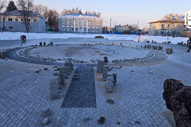 Скейт-площадка, торговые павильоны и новые качели установят на площади Ленина в селе Поярково