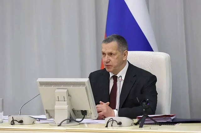 Более 1500 дронов и сотни единиц техники: Юрий Трутнев доставил на передовую снаряжение от дальневосточных производителей