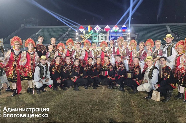 Пять миллионов рублей выделили двум творческим коллективам по поручению Олега Имамеева