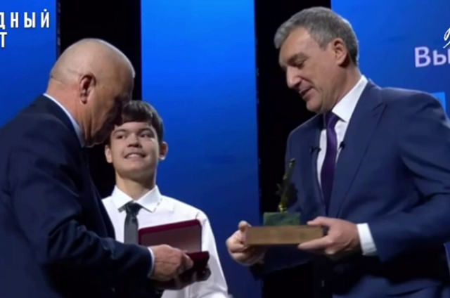 От школьной мечты — к престижному званию: врач из Благовещенска стал почётным гражданином области