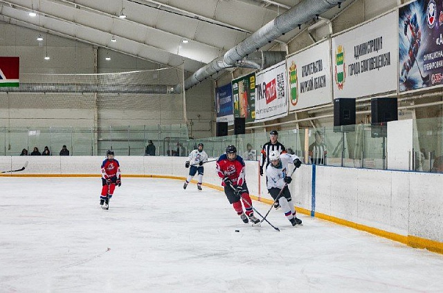 Амурские хоккеисты начали битву за путёвки на всероссийский финал «Золотой шайбы»