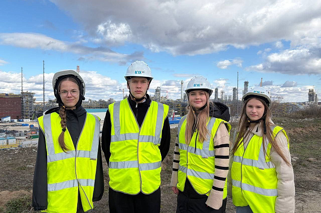 Школьники из Свободного взяли новый инженерный рубеж: их команда вышла в финал чемпионата «CASE-IN»