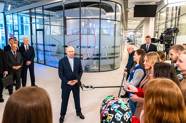 Владимир Путин поддержал идею вновь провести Всемирный фестиваль студентов и молодёжи