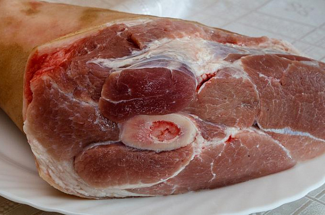 Мясо, заражённое африканской чумой свиней, выявили в Свободном, партия прибыла из Курской области