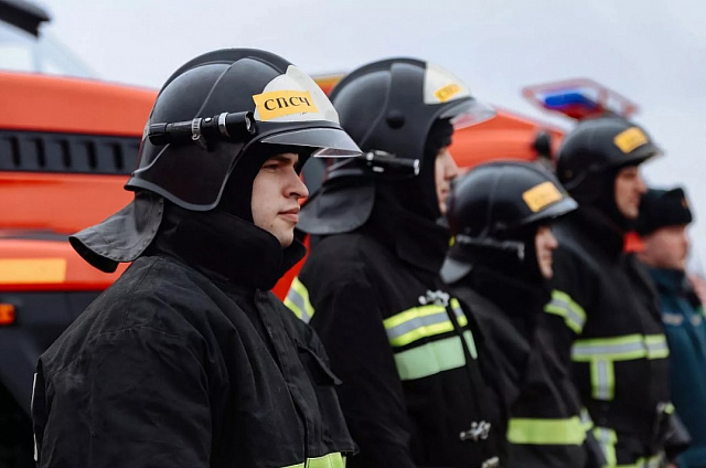 В Тынде пожарные тушили частный дом, площадь возгорания составила 57 квадратных метров