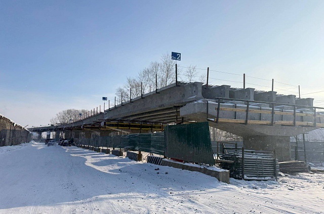 «Появилась надежда, что движение станет удобнее»: белогорский путепровод готов почти на треть