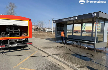 «Душ» для остановок и расконсервация ливнёвок: в областном центре наводят весенний порядок