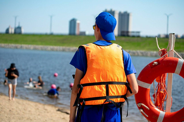 Прохожий спас тонувшую благовещенскую школьницу