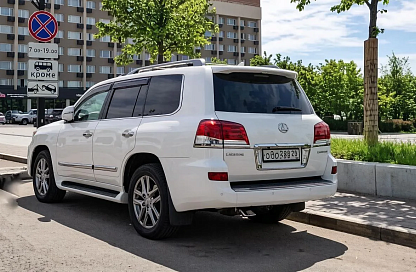 «Дорожный патруль» фиксирует нарушителей парковки у знака 3.27 на улице Ленина