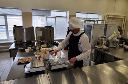 В Благовещенске стартовал конкурс «Лучшая школьная столовая» с новым испытанием «чёрный ящик»