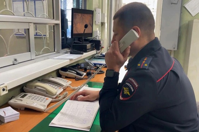 Благовещенские сыщики задержали подростка за кражу сумки