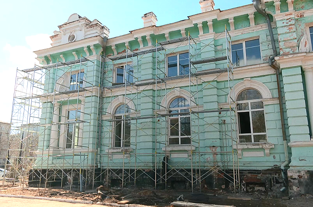 В Благовещенске начали реконструкцию дома медакадемии, где пять лет назад произошёл пожар
