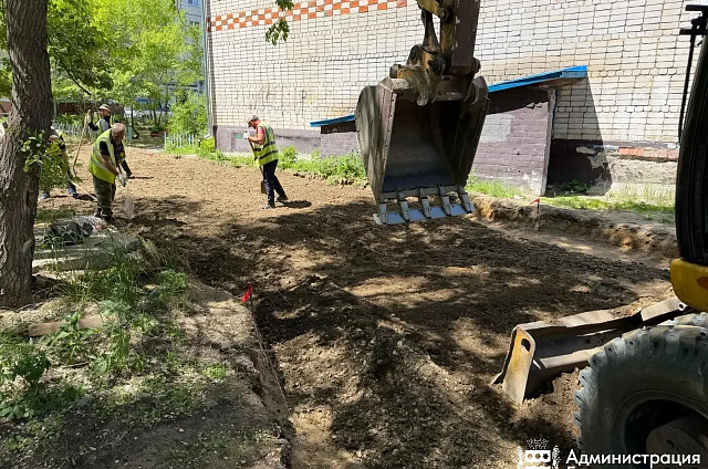 В Моховой Пади Благовещенска ремонтируют почти 300 метров междворового проезда