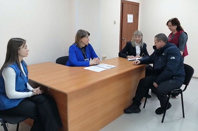 Определиться с будущим местом работы помогли ветеранам СВО в Белогорске