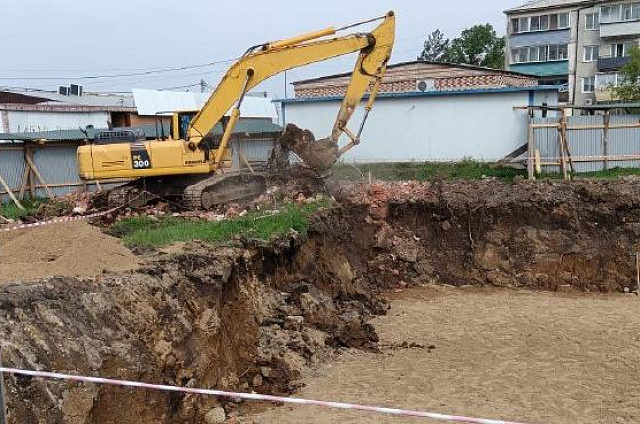 В Екатеринославке продолжается возведение современной поликлиники
