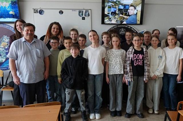 Ученики лицея АмГУ смогли пообщаться с космонавтом-испытателем и узнать о жизни на МКС