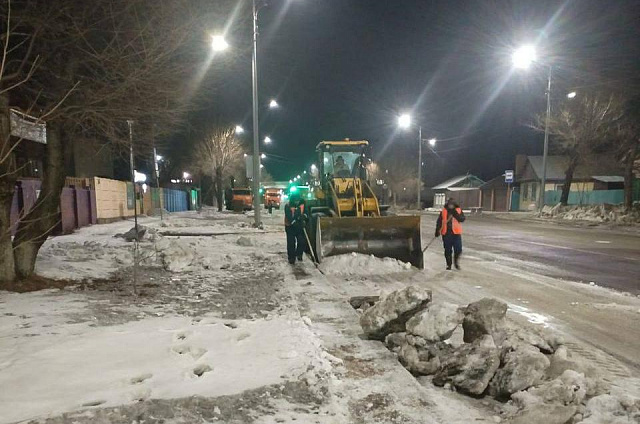 В Благовещенске от наледи очистят Амурскую от Больничной до Шевченко