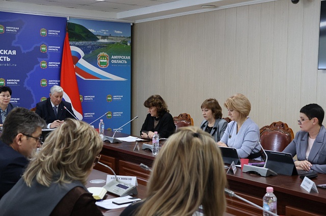 Для семей и долголетия: правительство региона и работодатели внедрят новый корпоративного стандарт