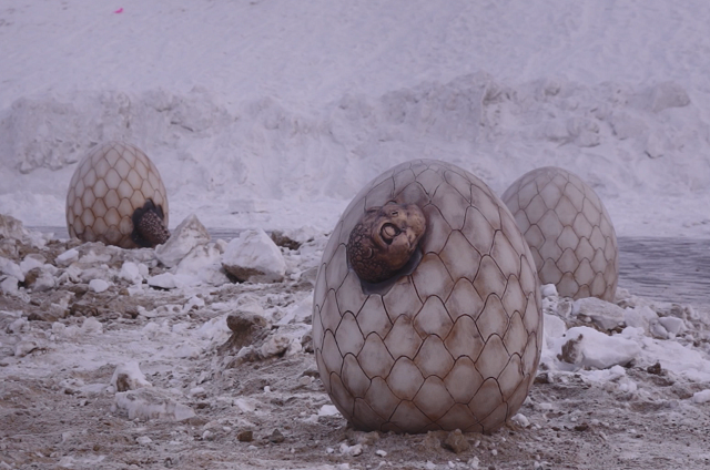 В Благовещенске поселились малыши-динозавры: в городе установили необычные арт-объекты