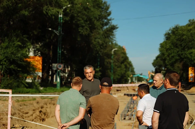 Василий Орлов провёл выездное совещание по ремонту улично-дорожной сети в столице Приамурья