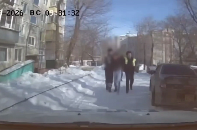 Сугроб и «Тойота» без номеров: двое пьяных бунтарей устроили гонки с ДПС в Приамурье