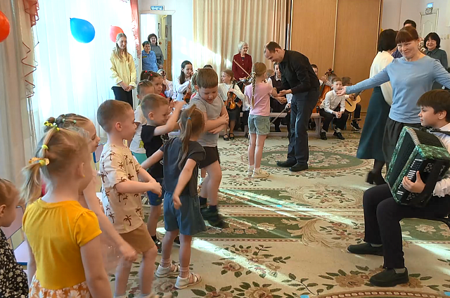 Место в саду, возраст ребёнка и дефицит кадров: власти Приамурья ответили на вопросы родителей