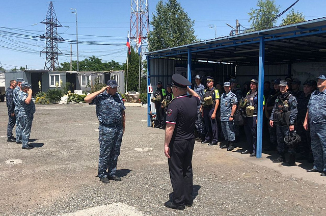 Сводный отряд амурских полицейских продолжает нести службу в полугодовой командировке на Северном Кавказе