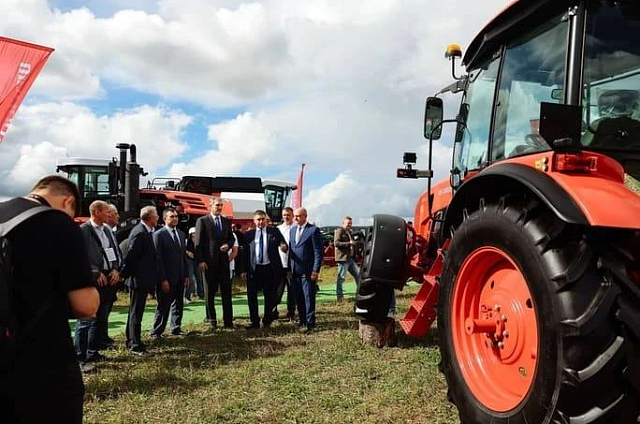 Студенты амурских аграрных вузов и колледжей посоревнуются в вождении трактора на «Амур Агро Форуме»