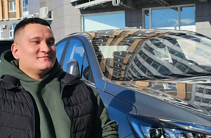 Двум тяжелораненым ветеранам СВО из Приамурья вручили автомобили с ручным управлением