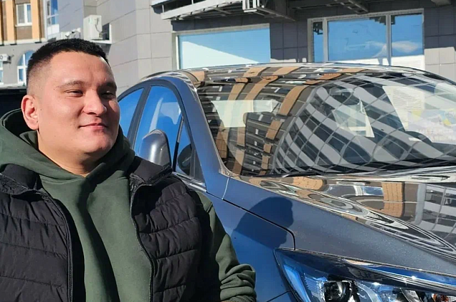 Двум тяжелораненым ветеранам СВО из Приамурья вручили автомобили с ручным управлением